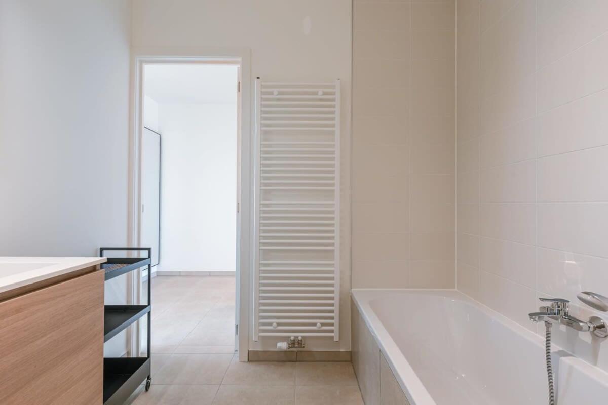 Huswell - Lovely New Apartment At The Harbor + Parking Брюж Екстериор снимка